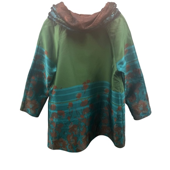 Reversible Parisian Hooded Rain Coat - Picture 9 of 15